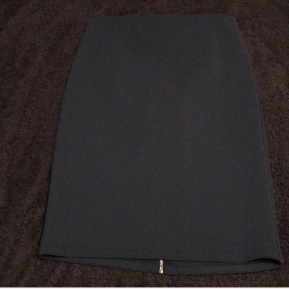 Catherine Malandrino • Bodycon style skirt - Picture 1 of 5